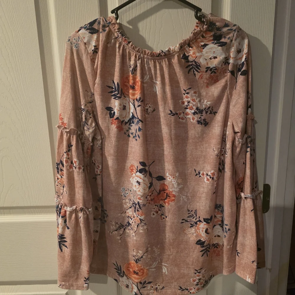 Absolutely Famous Pink Floral Bell Sleeve Blouse Size L - Picture 2 of 6